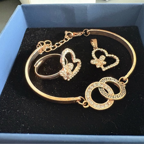 Gold Infinity Loop Bracelet Watch - Picture 5 of 5